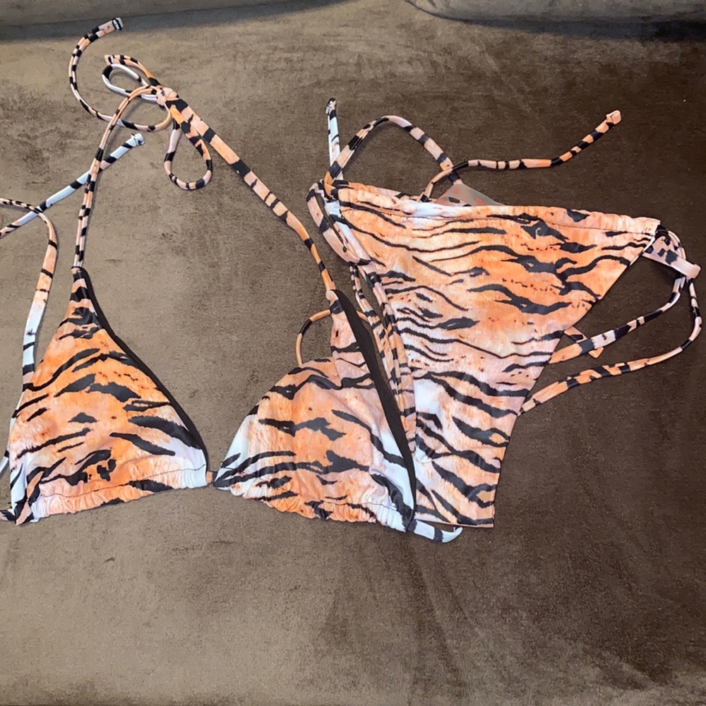 NWOT tiger string bikini